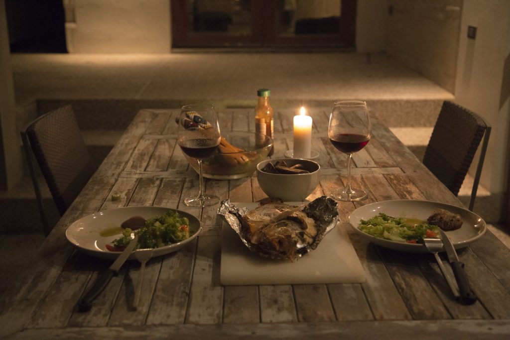 mesa-cena-de-san-valentín cena-de-san-valentín-mesa